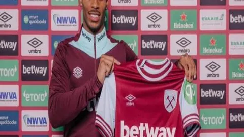 广州“百狮争艳”18支醒狮队角逐“狮王”荣耀